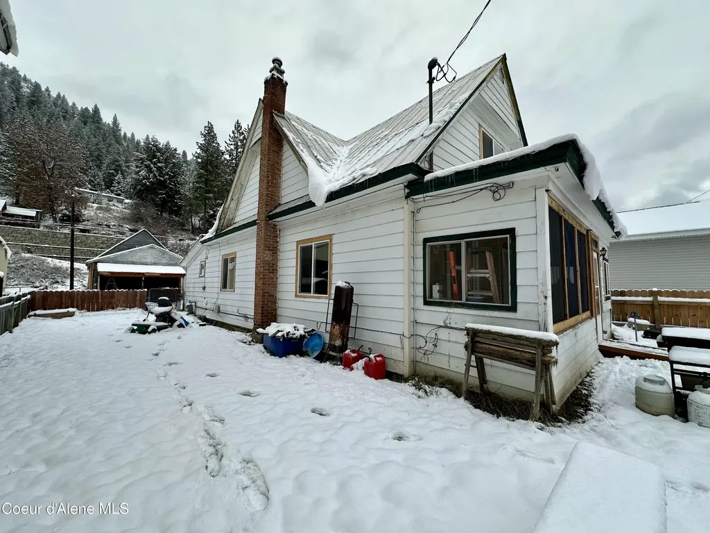 615 Earle Street Mullan ID 83846