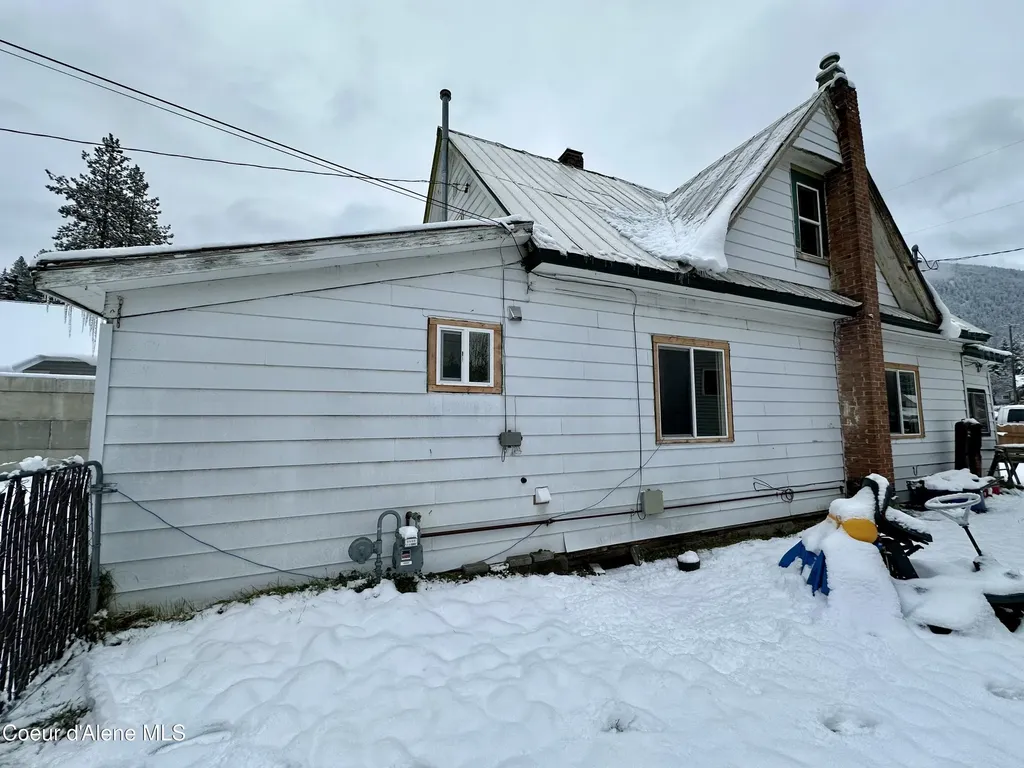 615 Earle Street Mullan ID 83846