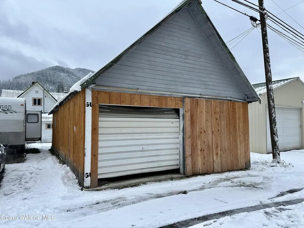 615 Earle Street Mullan ID 83846