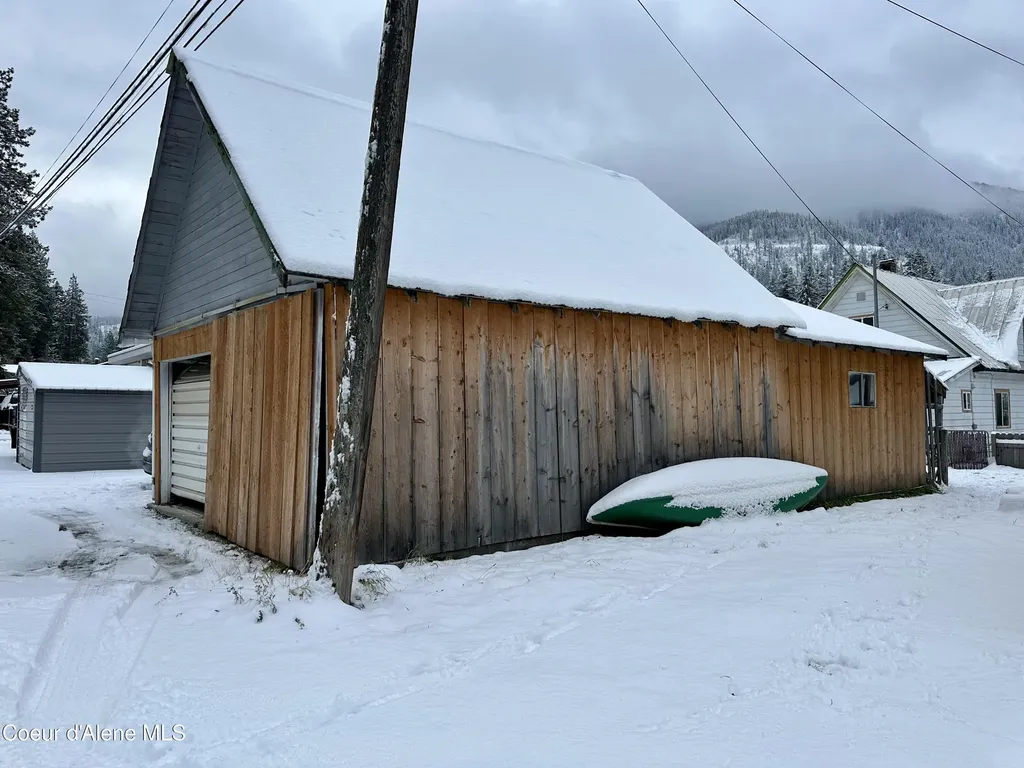 615 Earle Street Mullan ID 83846