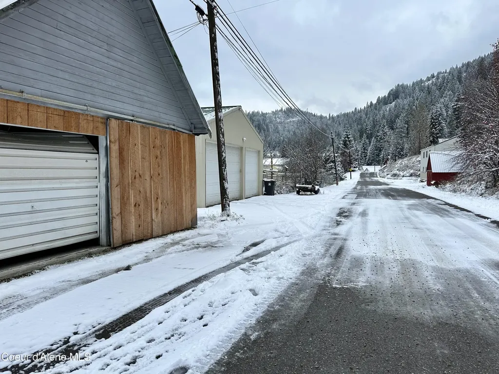 615 Earle Street Mullan ID 83846