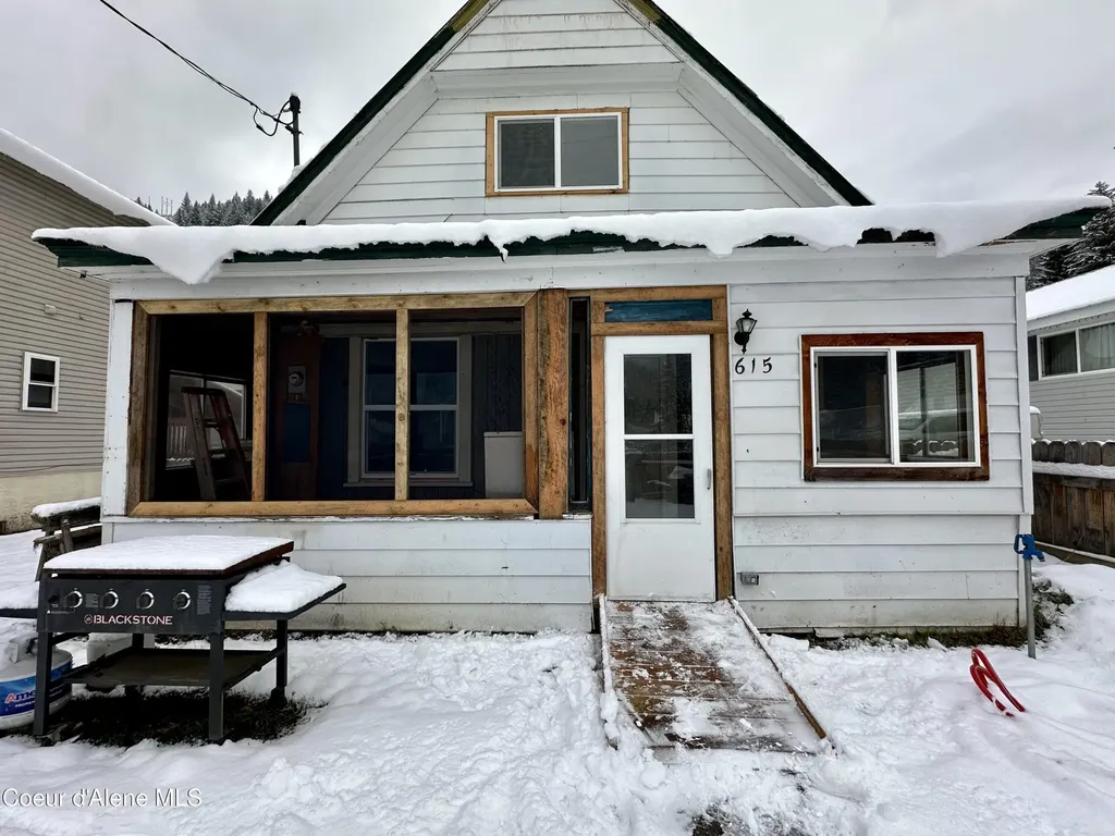 615 Earle Street Mullan ID 83846