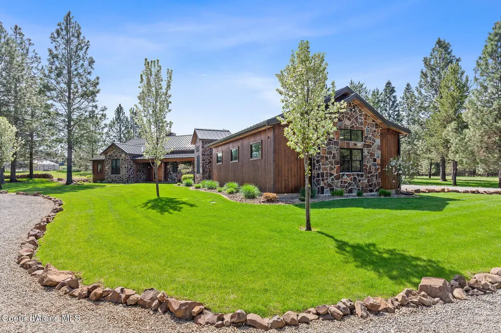 2010 E Dodd Road Hayden ID 83835