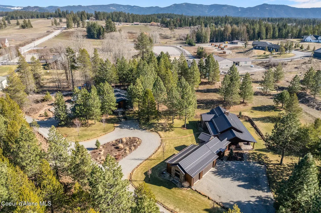2010 E Dodd Road Hayden ID 83835