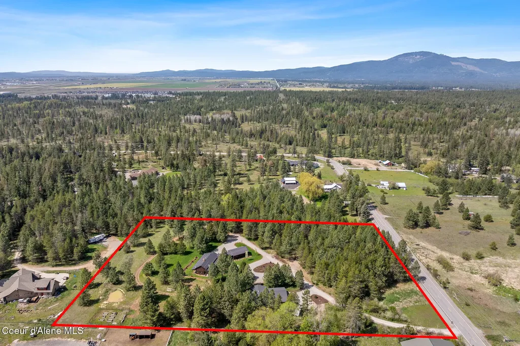 2010 E Dodd Road Hayden ID 83835