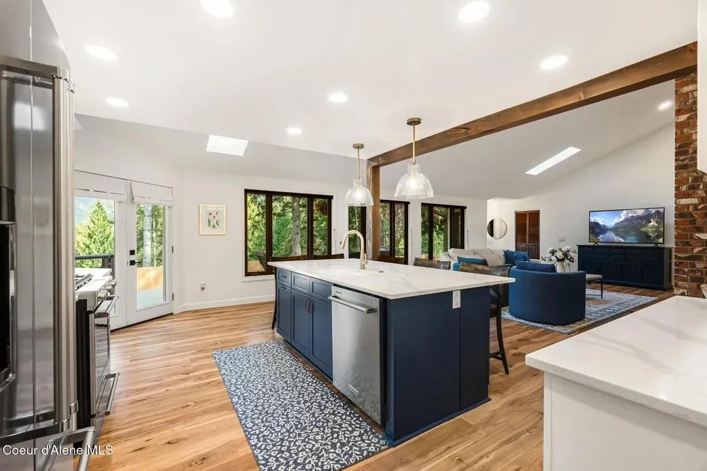 5884 E Hayden Lake Road Hayden ID 83835