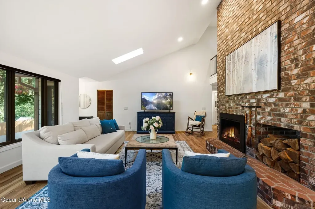 5884 E Hayden Lake Road Hayden ID 83835