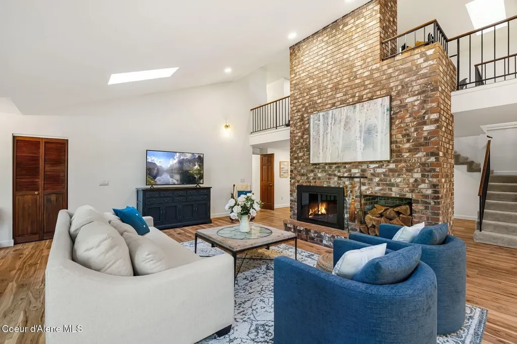 5884 E Hayden Lake Road Hayden ID 83835