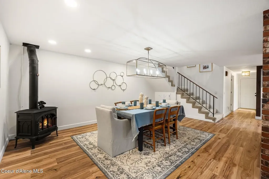 5884 E Hayden Lake Road Hayden ID 83835