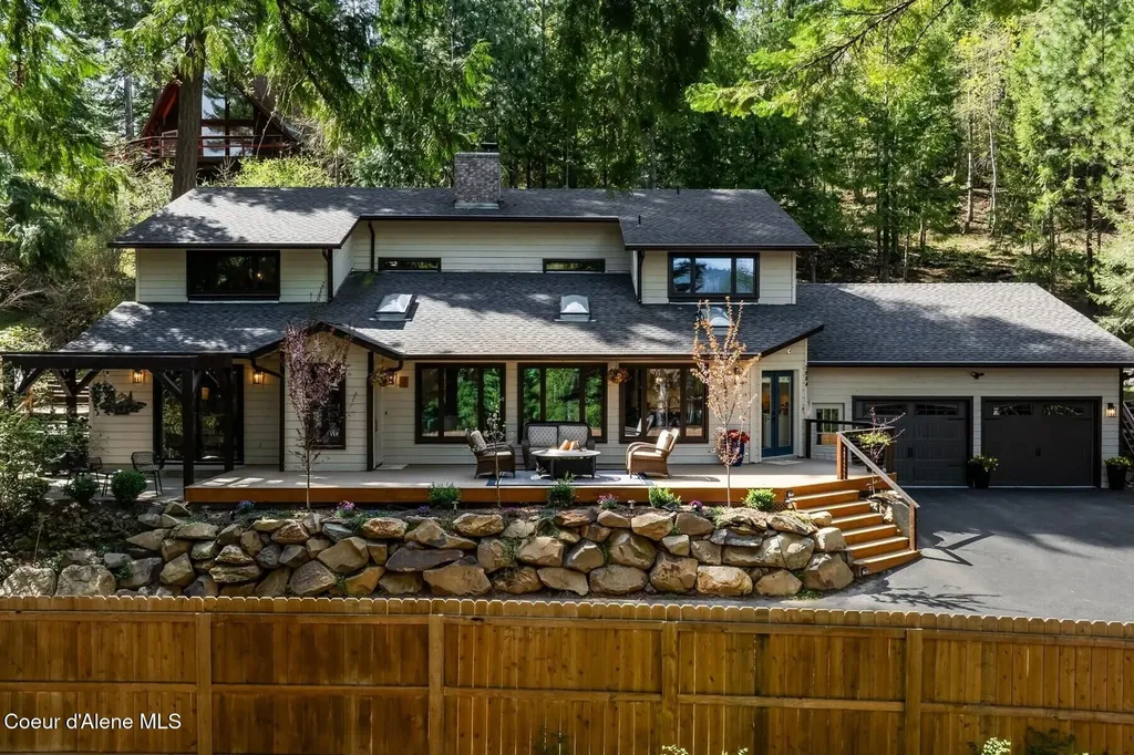 5884 E Hayden Lake Road Hayden ID 83835
