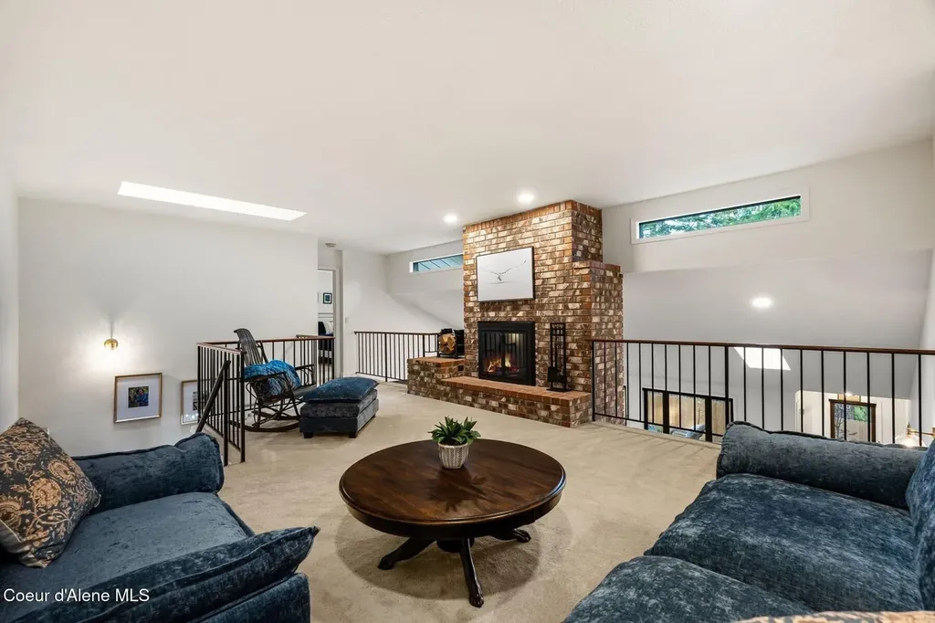 5884 E Hayden Lake Road Hayden ID 83835