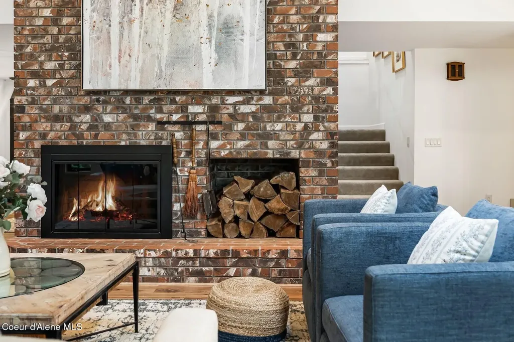 5884 E Hayden Lake Road Hayden ID 83835