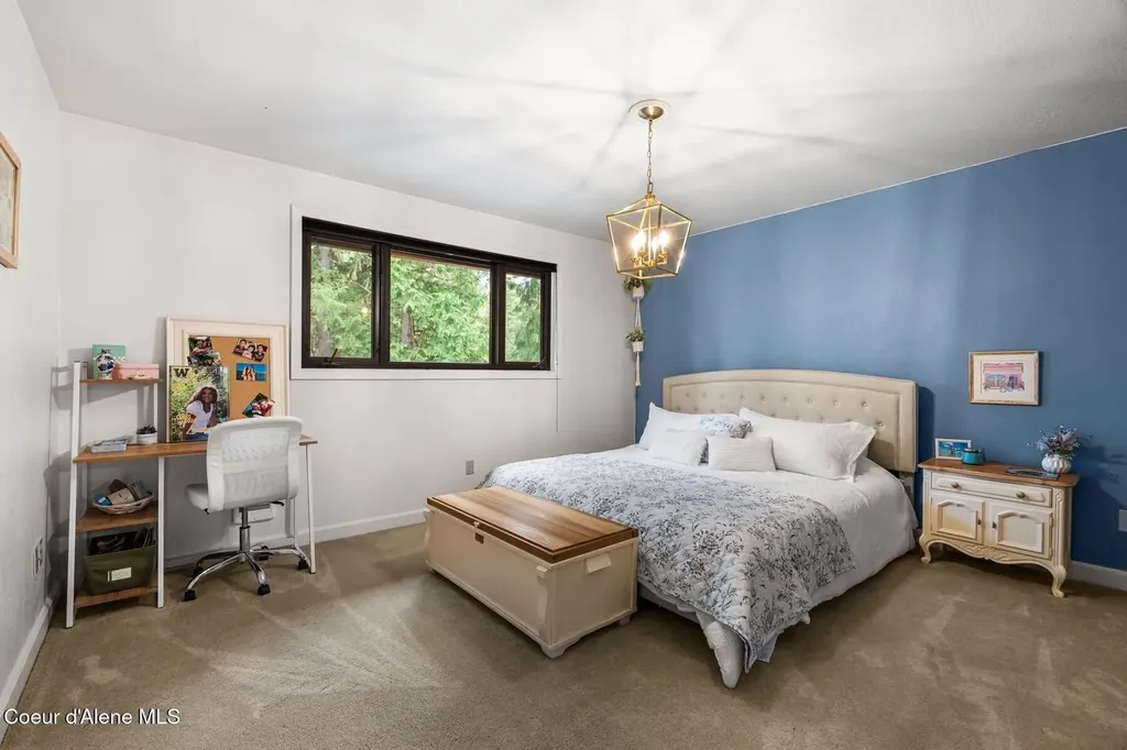 5884 E Hayden Lake Road Hayden ID 83835