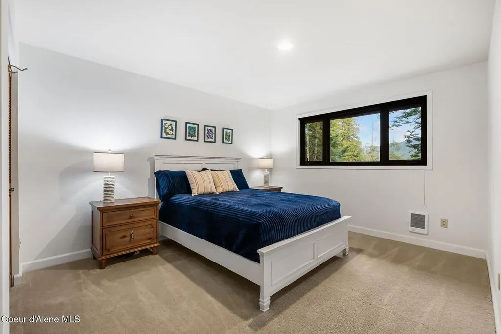 5884 E Hayden Lake Road Hayden ID 83835