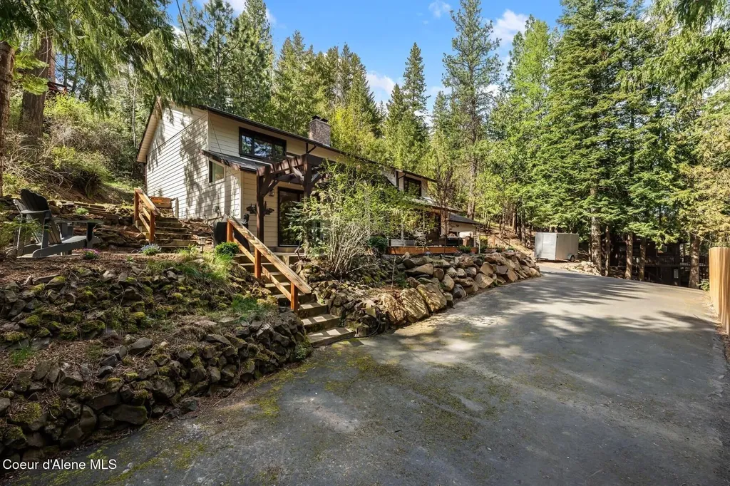 5884 E Hayden Lake Road Hayden ID 83835
