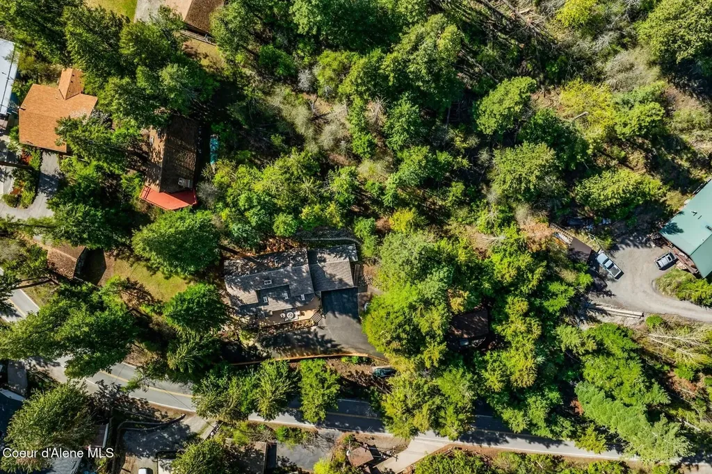 5884 E Hayden Lake Road Hayden ID 83835