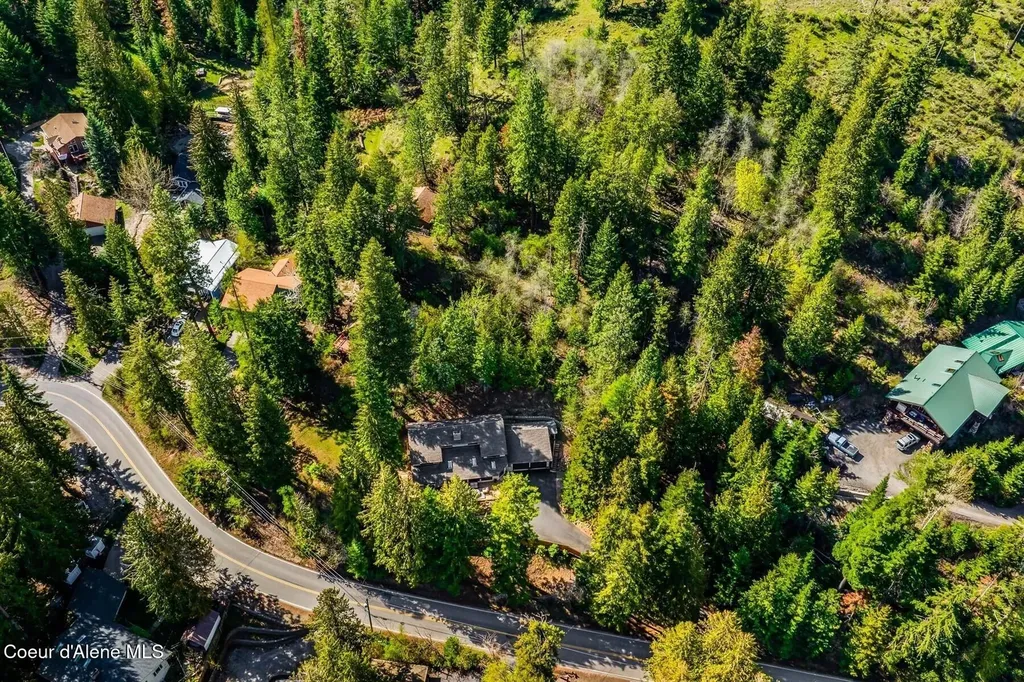 5884 E Hayden Lake Road Hayden ID 83835