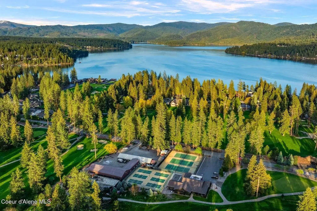 5884 E Hayden Lake Road Hayden ID 83835