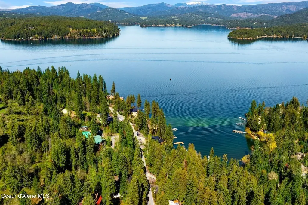 5884 E Hayden Lake Road Hayden ID 83835