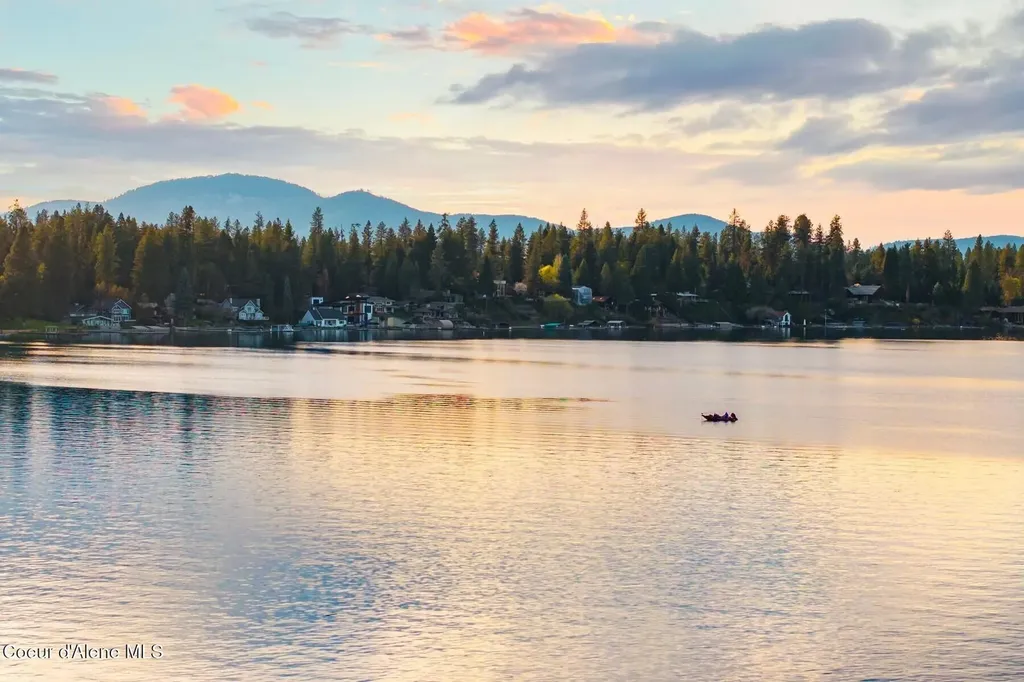 5884 E Hayden Lake Road Hayden ID 83835