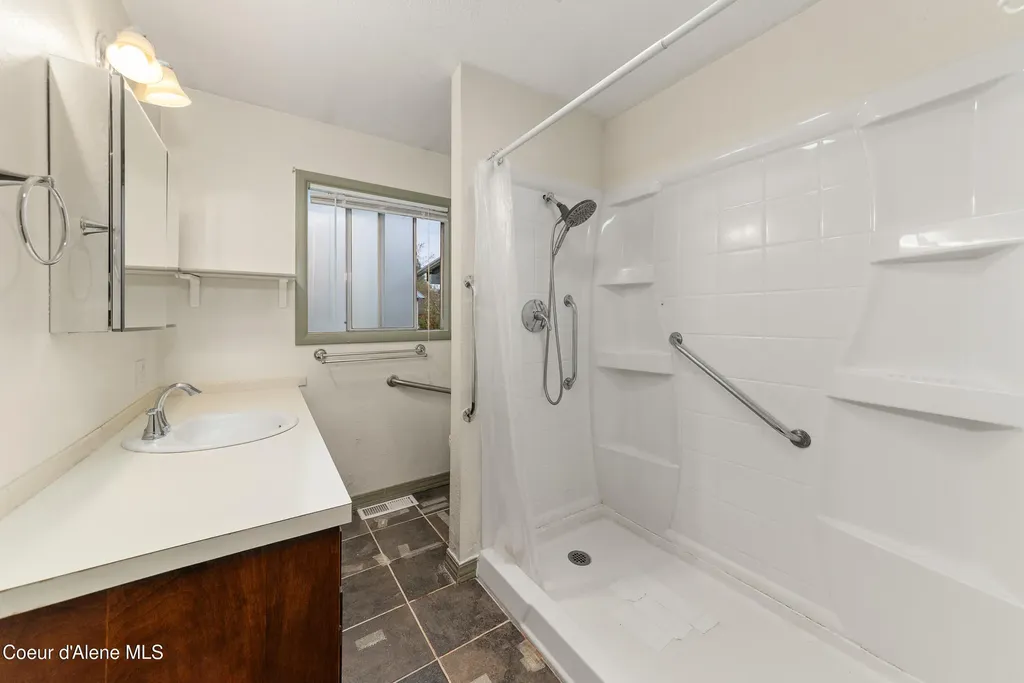 921 Ruth Ave Avenue Sandpoint ID 83864