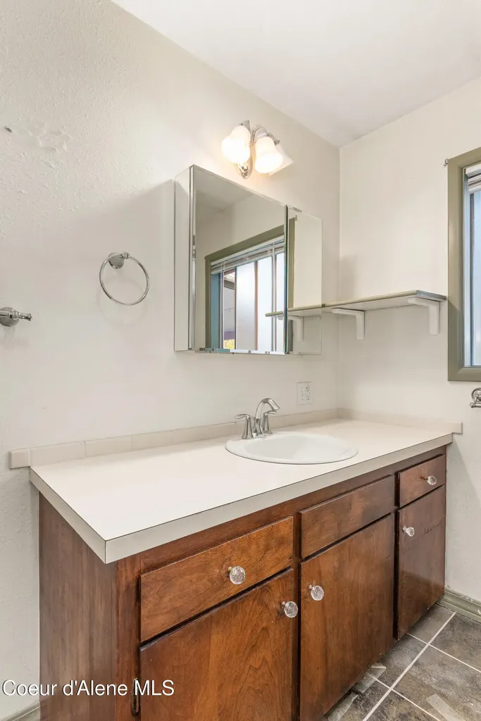 921 Ruth Ave Avenue Sandpoint ID 83864