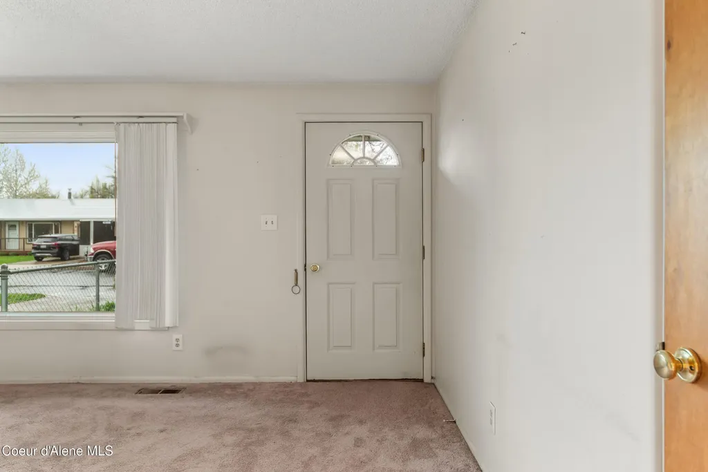 921 Ruth Ave Avenue Sandpoint ID 83864