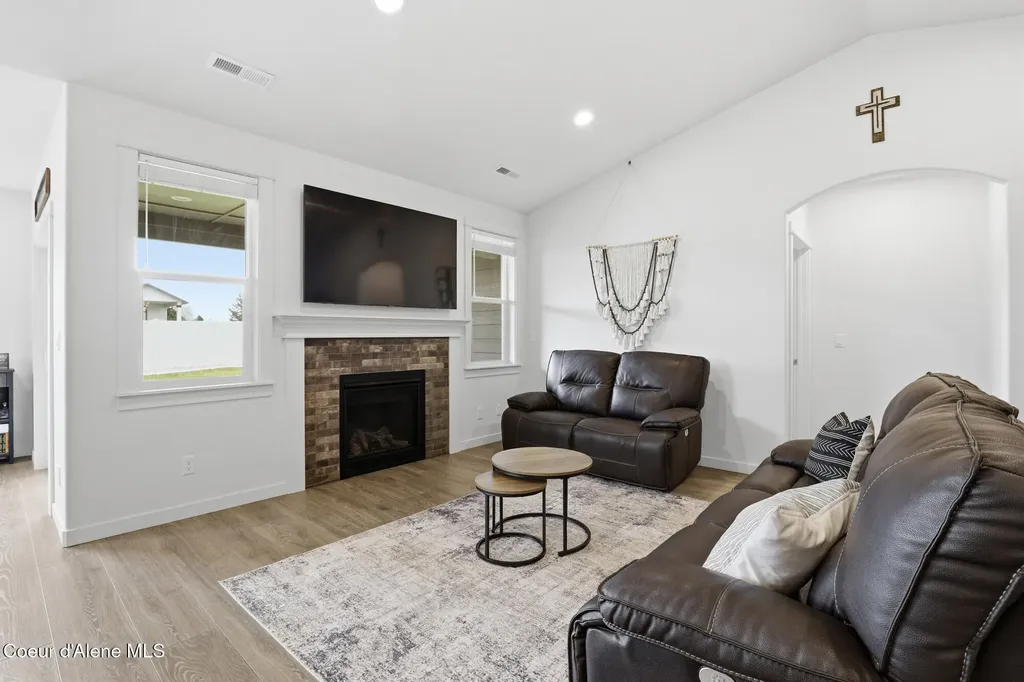 4495 N May Ella Loop Post Falls ID 83854