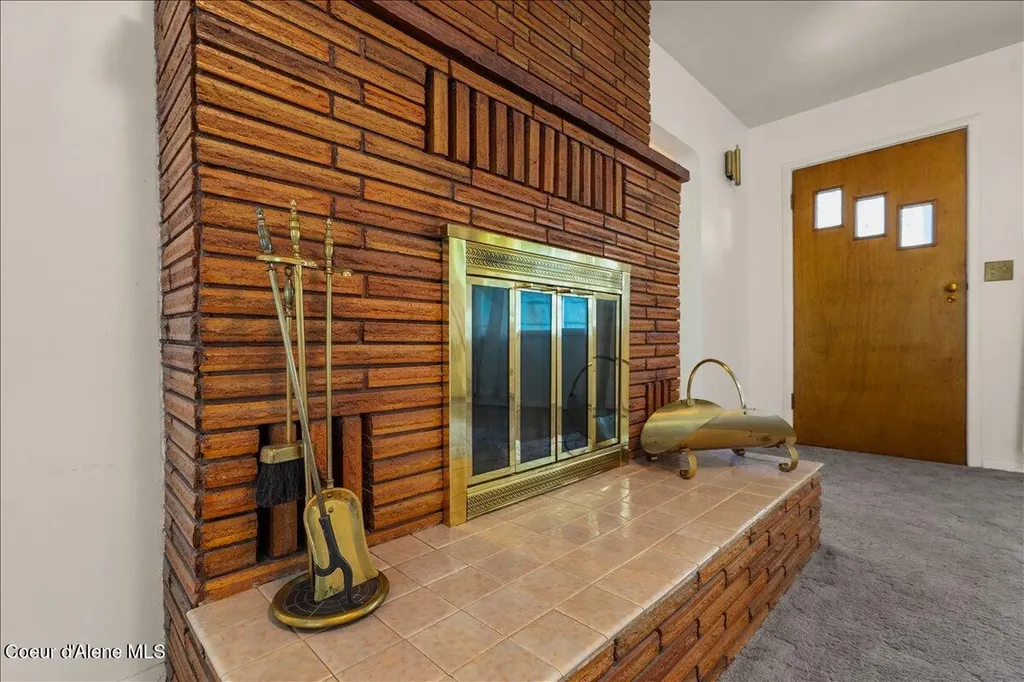 2122 Nine Mile Road Wallace ID 83873