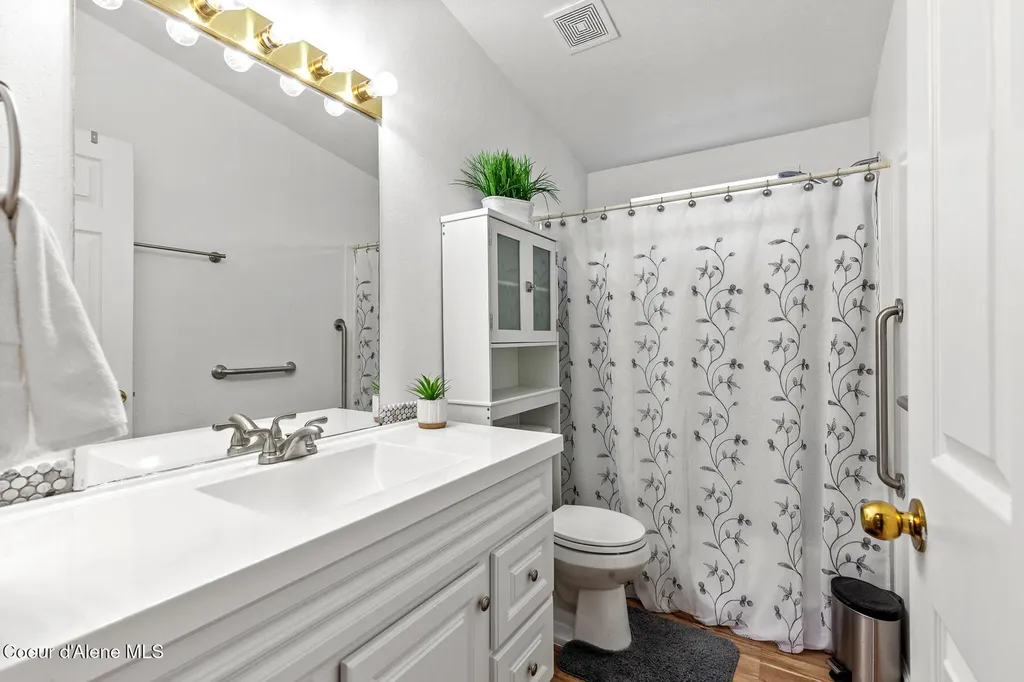 2204 W Pellinore Way Post Falls ID 83854