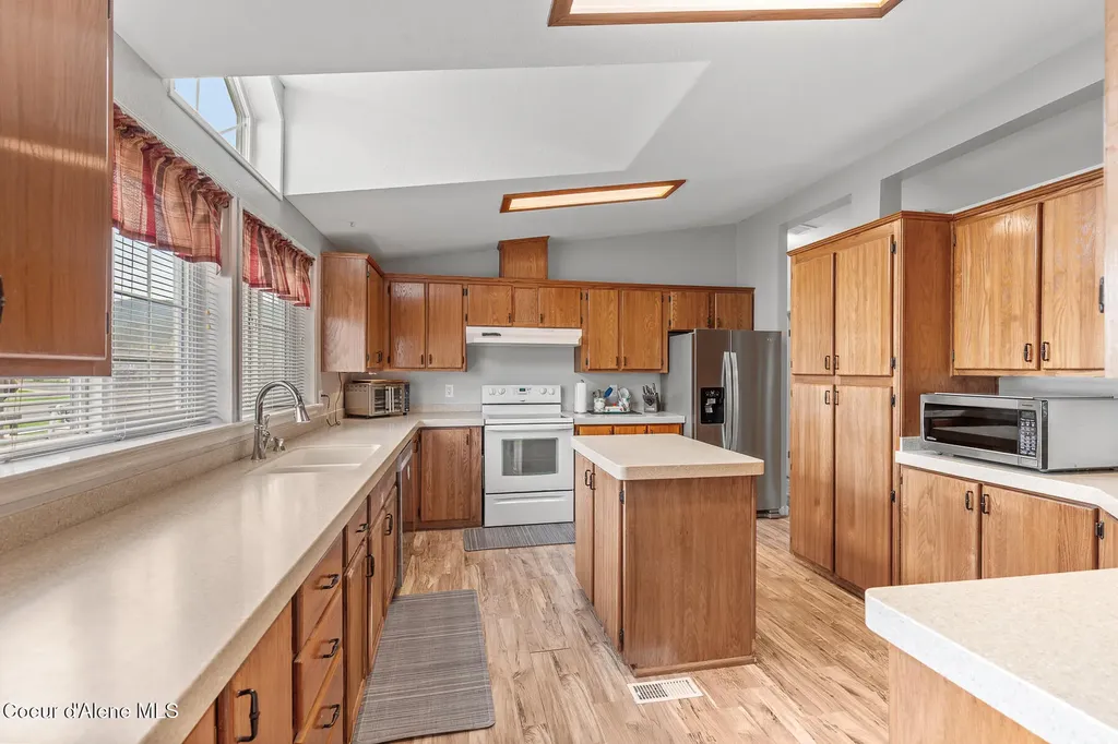 2204 W Pellinore Way Post Falls ID 83854