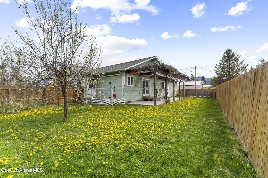 372 Glidden Avenue Priest River ID 83856