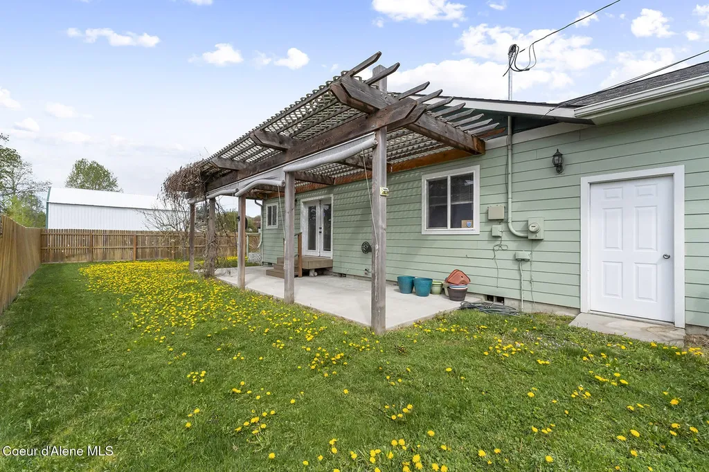 372 Glidden Avenue Priest River ID 83856