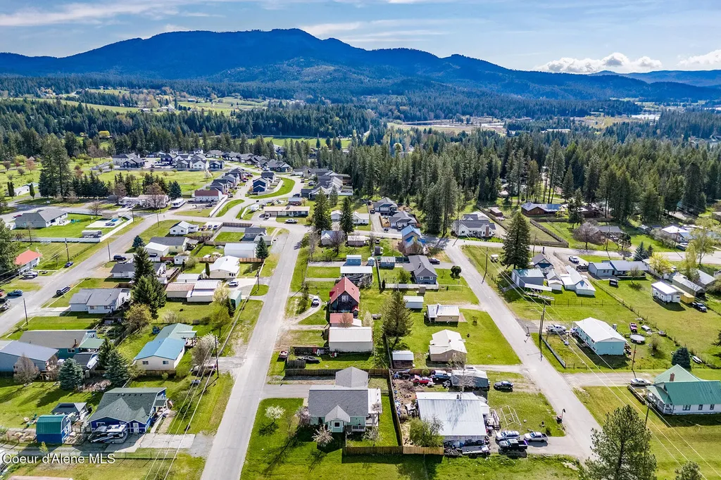 372 Glidden Avenue Priest River ID 83856