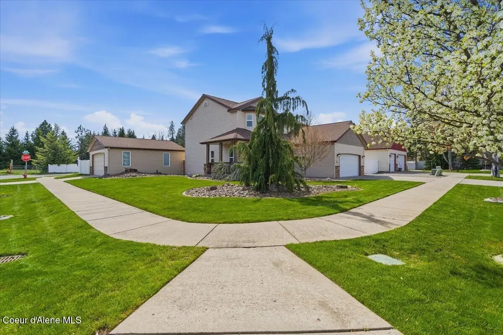 621 E Round Up Circle Hayden ID 83835
