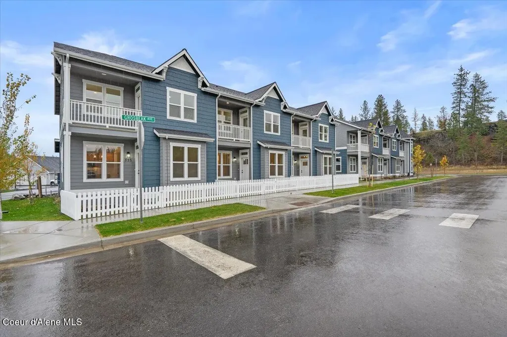 342 E Grosbeak Avenue Hayden ID 83835