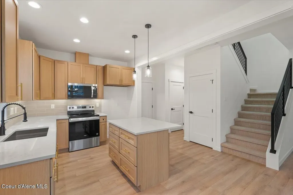 336 E Grosbeak Avenue Hayden ID 83835