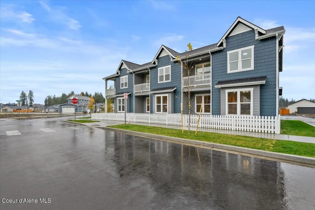 336 E Grosbeak Avenue Hayden ID 83835