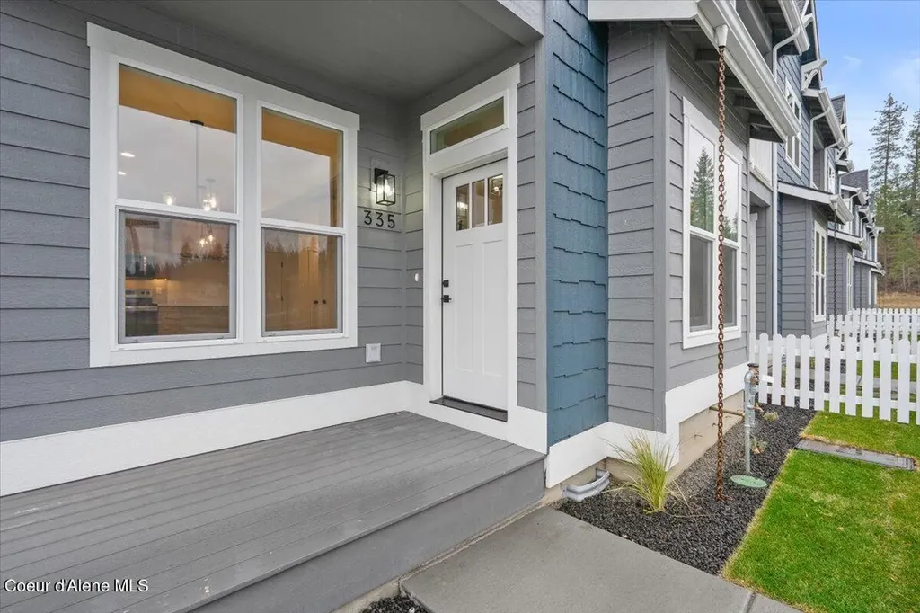336 E Grosbeak Avenue Hayden ID 83835