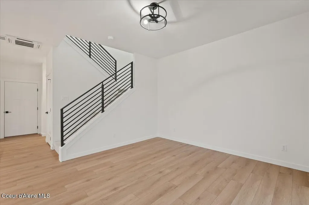 336 E Grosbeak Avenue Hayden ID 83835