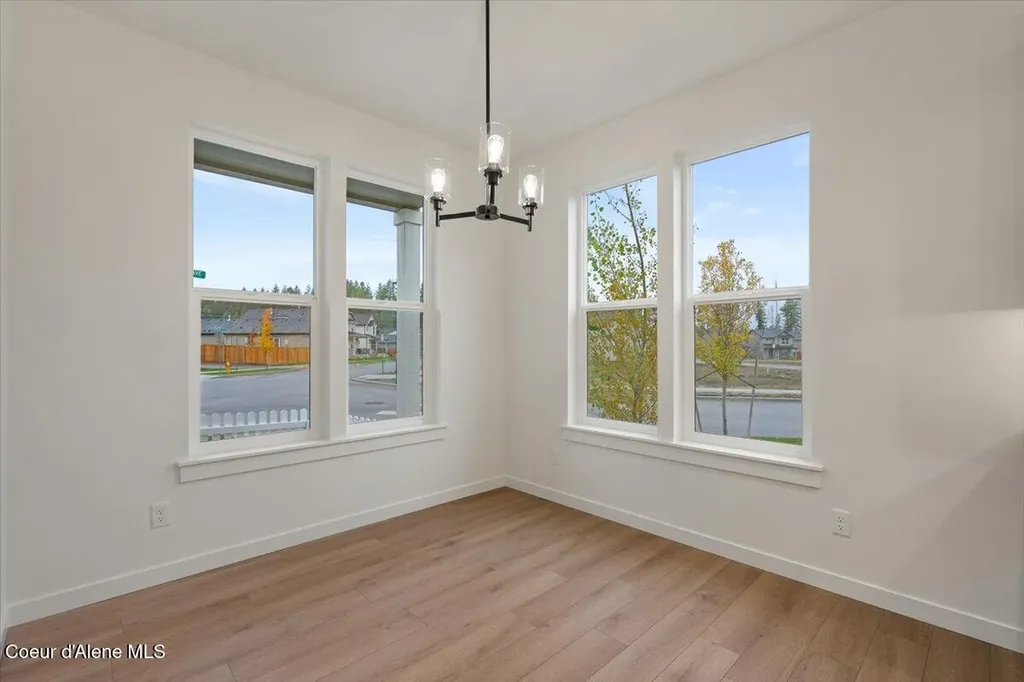 336 E Grosbeak Avenue Hayden ID 83835