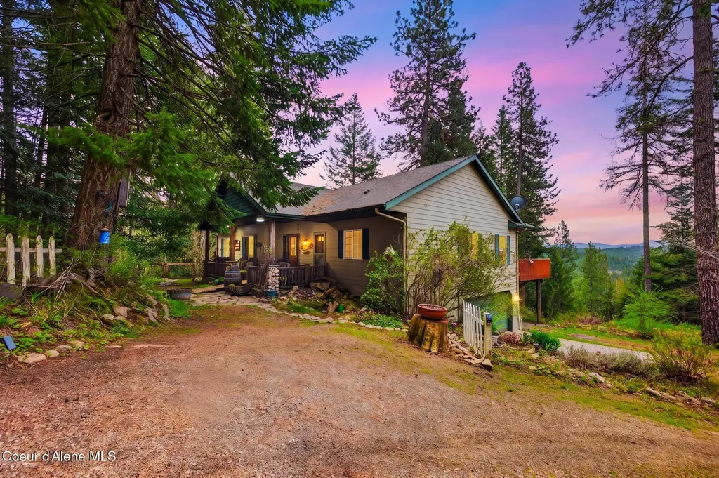 17461 N Right Fork Road Hauser ID 83854