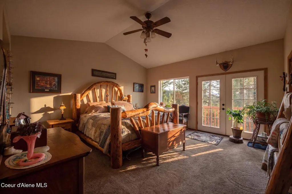 17461 N Right Fork Road Hauser ID 83854
