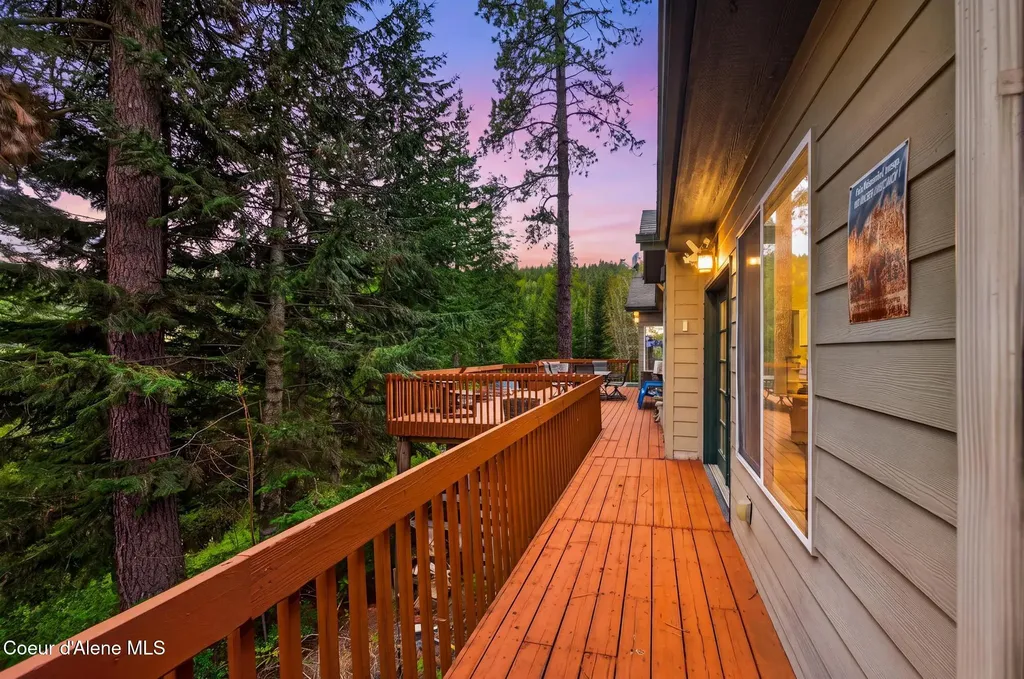 17461 N Right Fork Road Hauser ID 83854