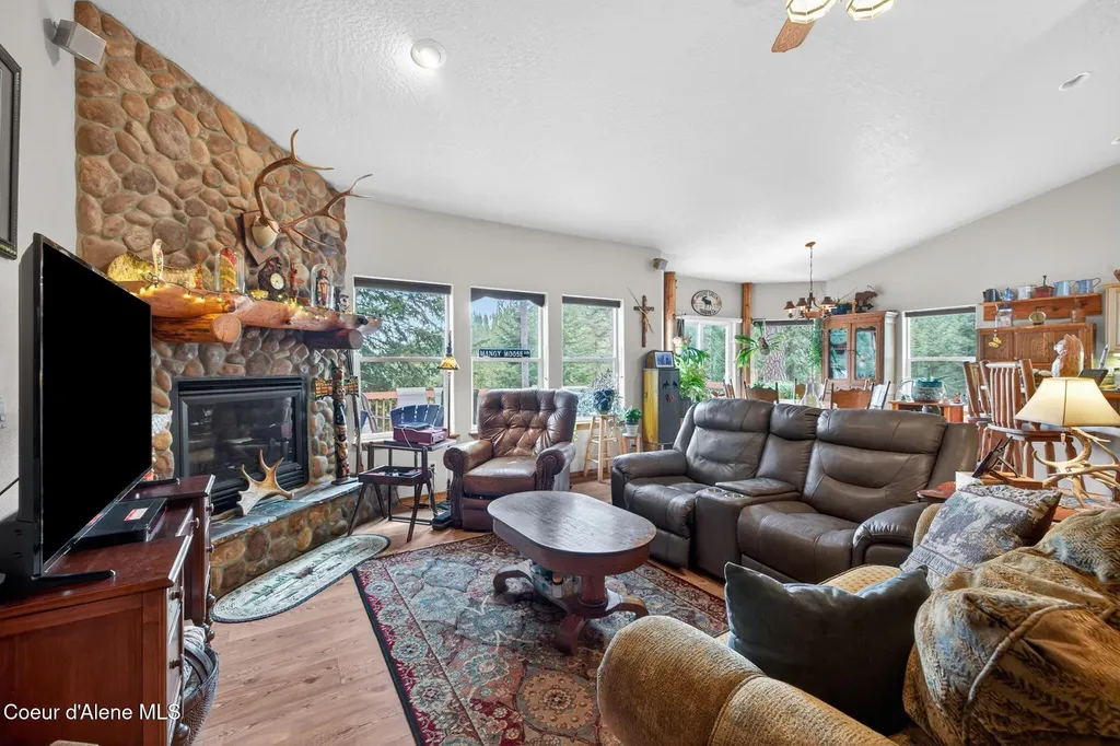 17461 N Right Fork Road Hauser ID 83854