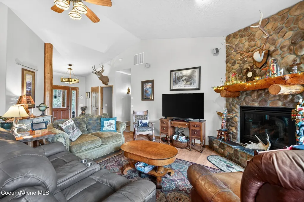 17461 N Right Fork Road Hauser ID 83854