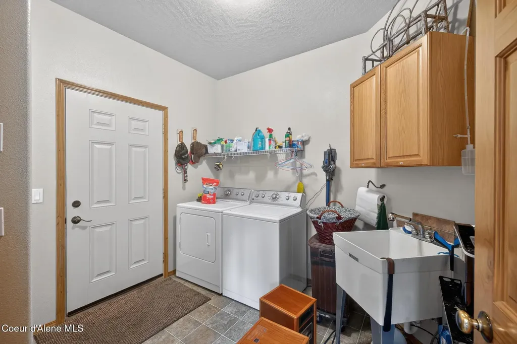 17461 N Right Fork Road Hauser ID 83854