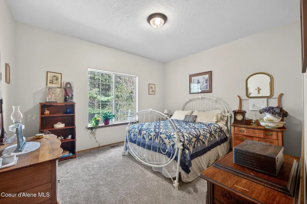 17461 N Right Fork Road Hauser ID 83854