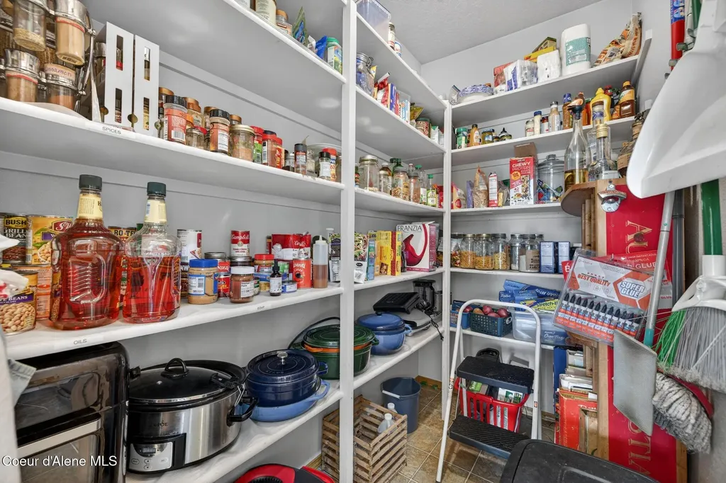 17461 N Right Fork Road Hauser ID 83854