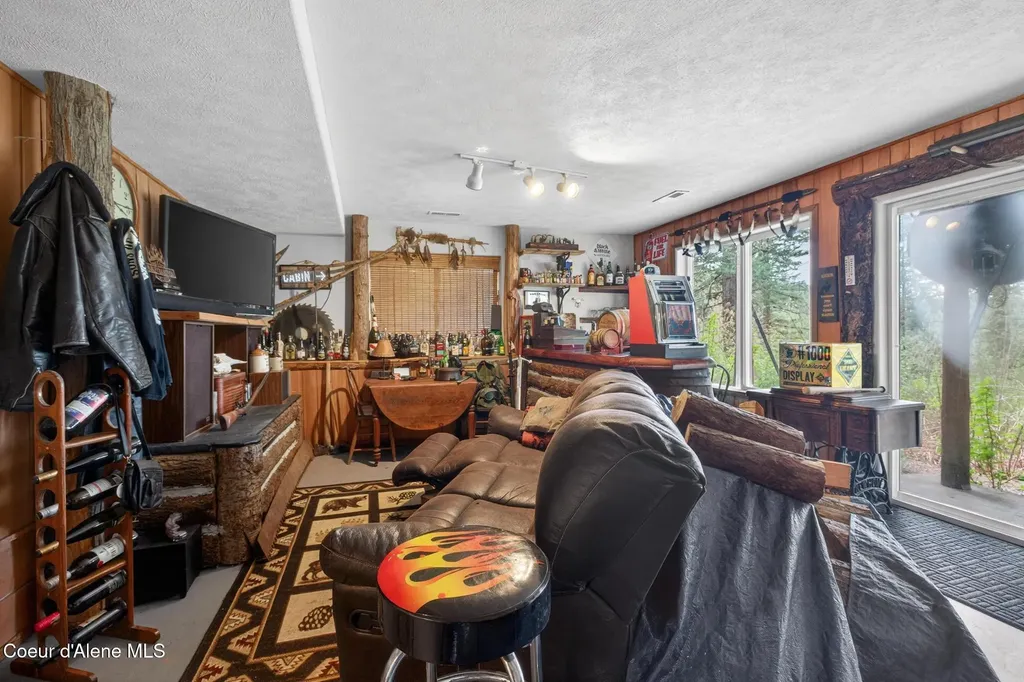 17461 N Right Fork Road Hauser ID 83854